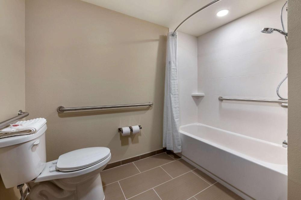 King Suite - Accessible/Non-Smoking interior
